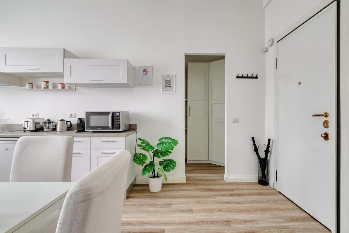 Oasis Suite - Subway 50 Meters Just 5 Minutes From Duomo มิลาน ภายนอก รูปภาพ